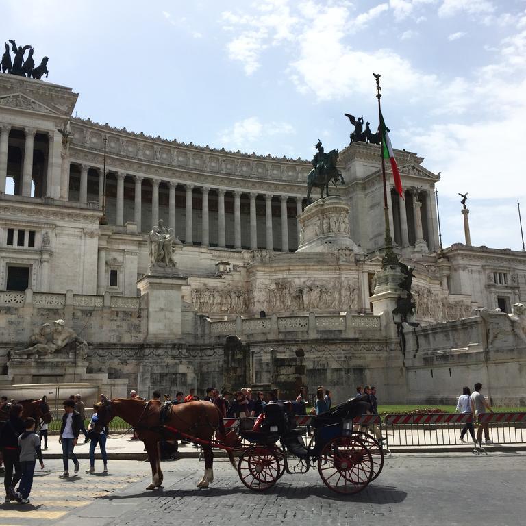 Fori Imperiali Home Ρώμη Εξωτερικό φωτογραφία